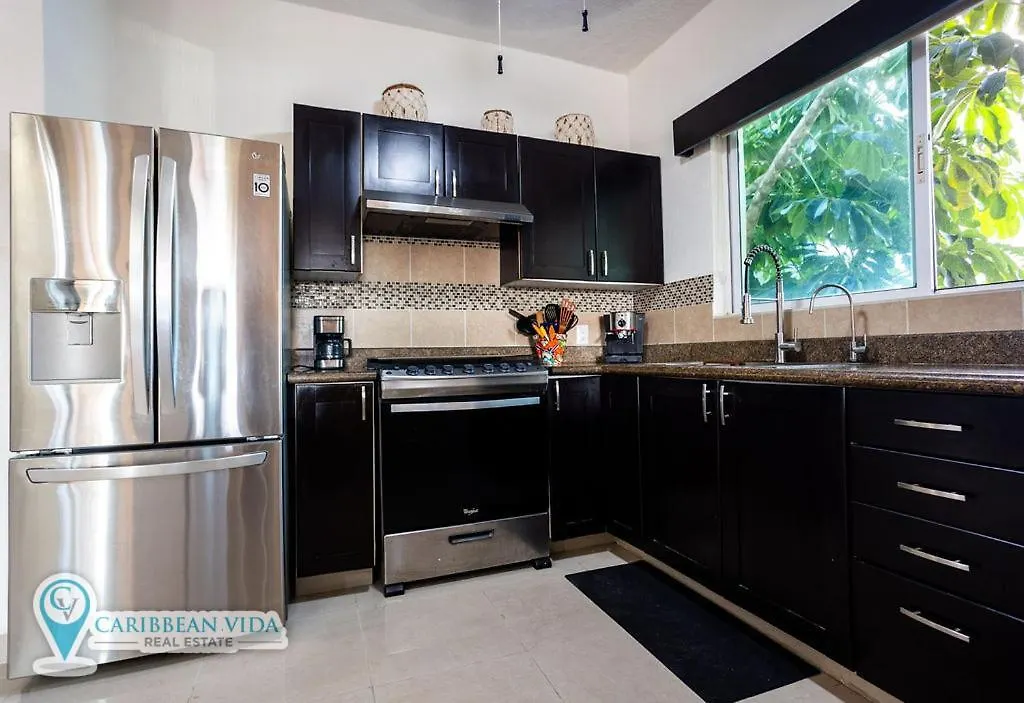 Stunning Large Remodeled Penthouse-Big Canal Views Puerto Aventuras
