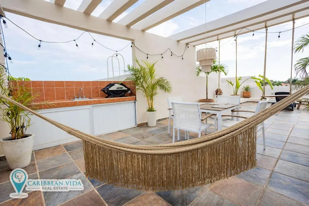 Stunning Large Remodeled Penthouse-Big Canal Views Puerto Aventuras
