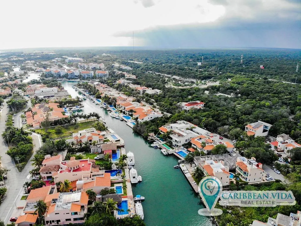 Stunning Large Remodeled Penthouse-Big Canal Views Puerto Aventuras Mexico