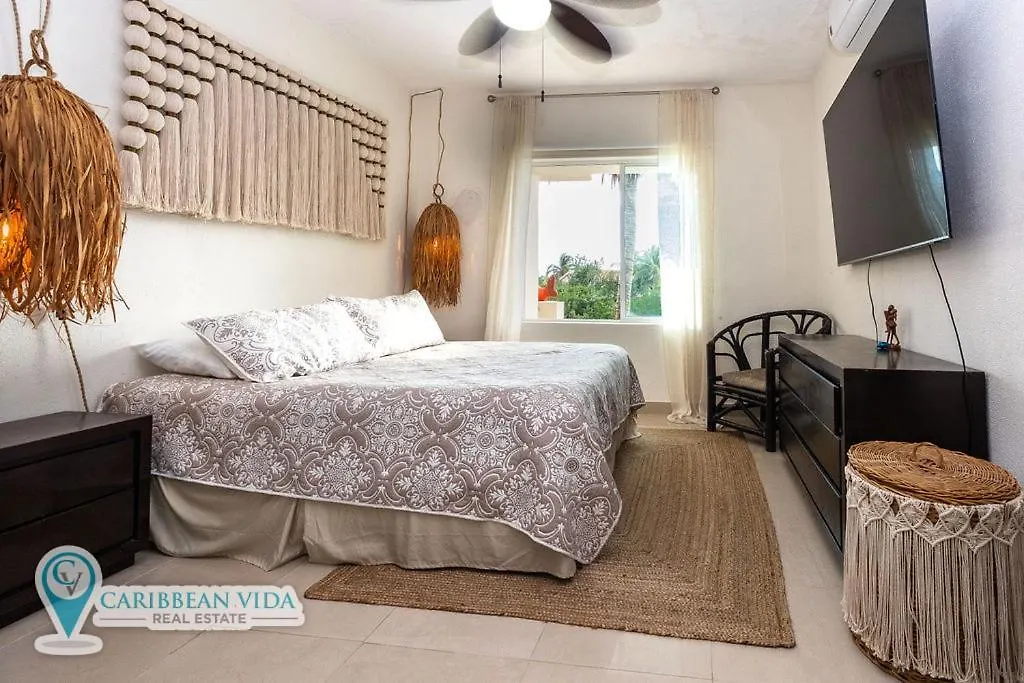 Stunning Large Remodeled Penthouse-Big Canal Views Puerto Aventuras