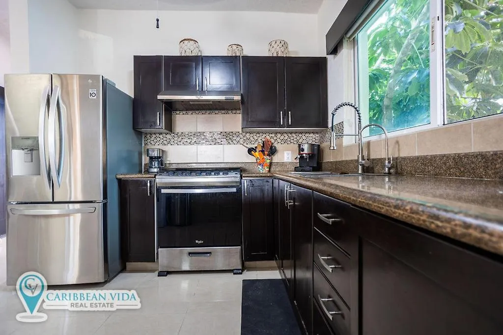 Stunning Large Remodeled Penthouse-Big Canal Views Puerto Aventuras Apartment