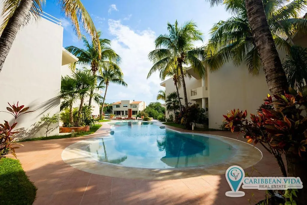 Stunning Large Remodeled Penthouse-Big Canal Views Puerto Aventuras