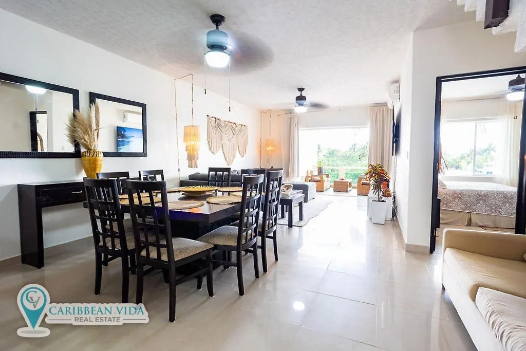 Stunning Large Remodeled Penthouse-Big Canal Views Puerto Aventuras Apartment