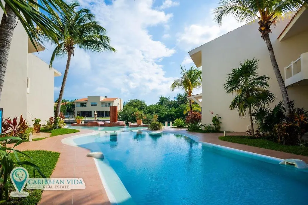 Stunning Large Remodeled Penthouse-Big Canal Views Puerto Aventuras