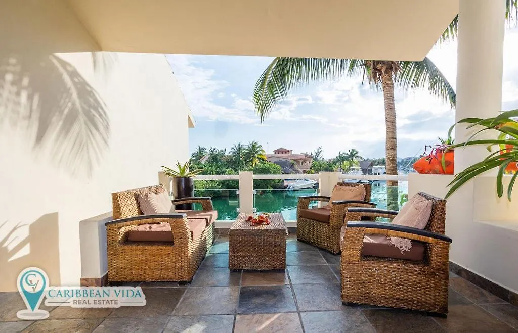 Stunning Large Remodeled Penthouse-Big Canal Views Puerto Aventuras Mexico